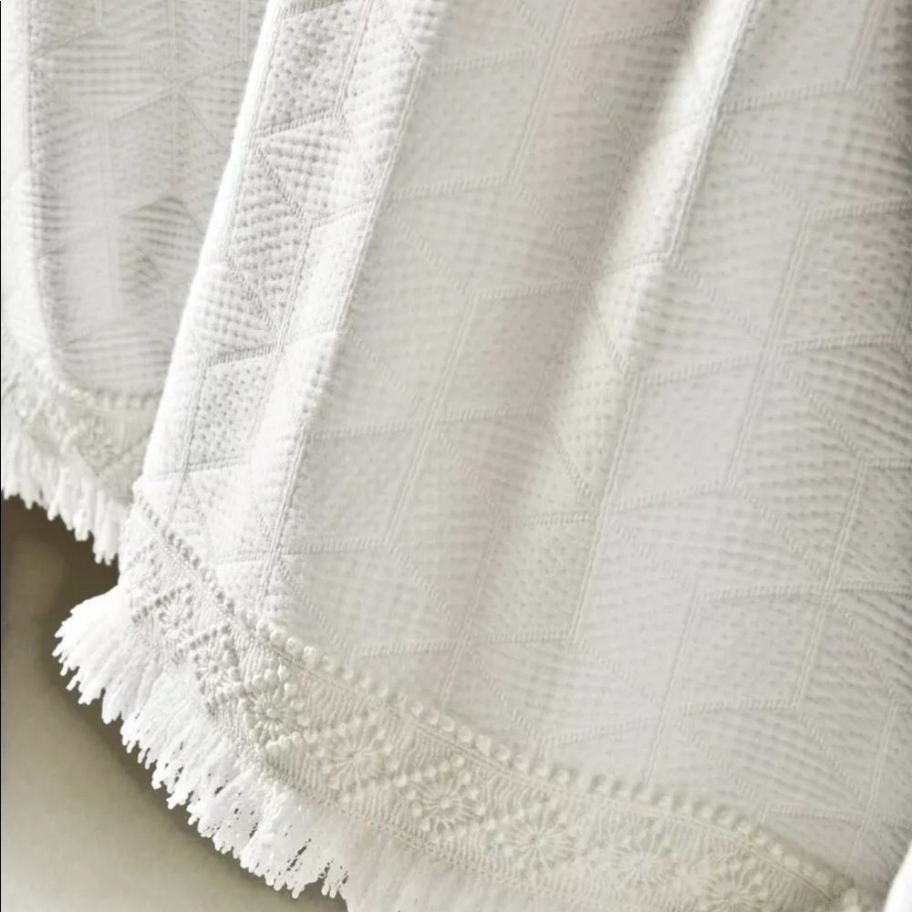 Anthropologie Duvet Diamond Fringe button closure - Picture 3 of 4